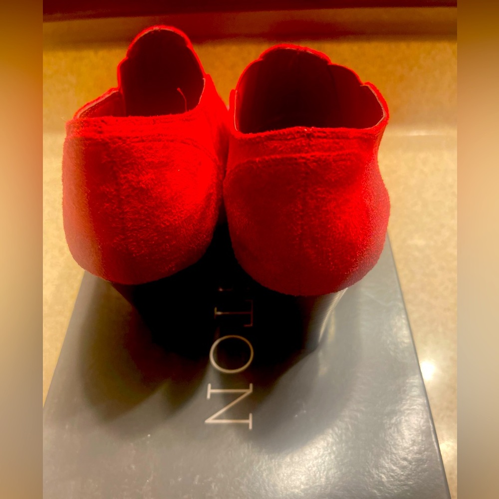 COVINGTON - Red Suede - Picture 2 of 4